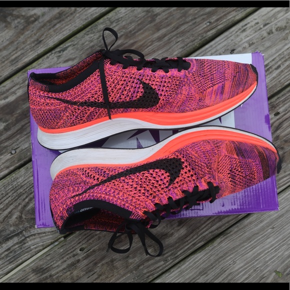Nike Flyknit Racer Acia Berry Size 13 - Picture 5 of 10